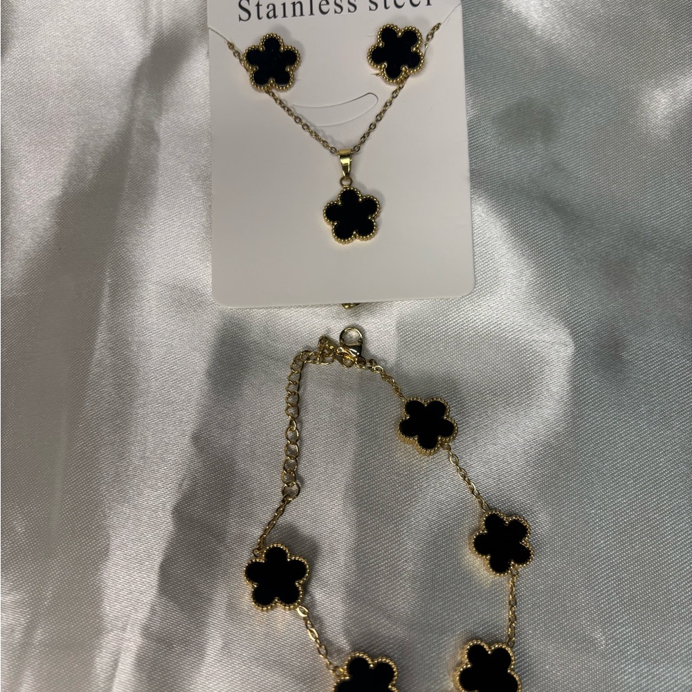 Black and Gold Stainless Steel Flower Jewelry Set